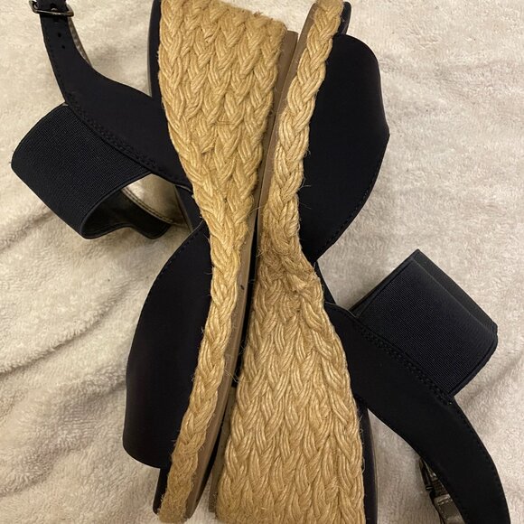 Espadrilles Bandolino Navy Wedge Sandals (Macy's) - size 8 - like new - Picture 5 of 6